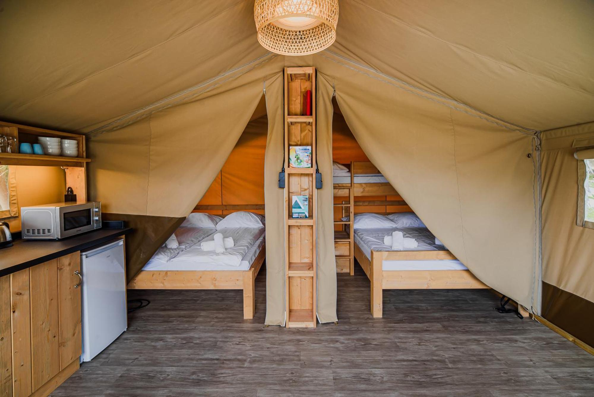Glamping Tents In Tuhelj With Thermal Riviera Tickets トゥヘリスケ・トプリツェ エクステリア 写真