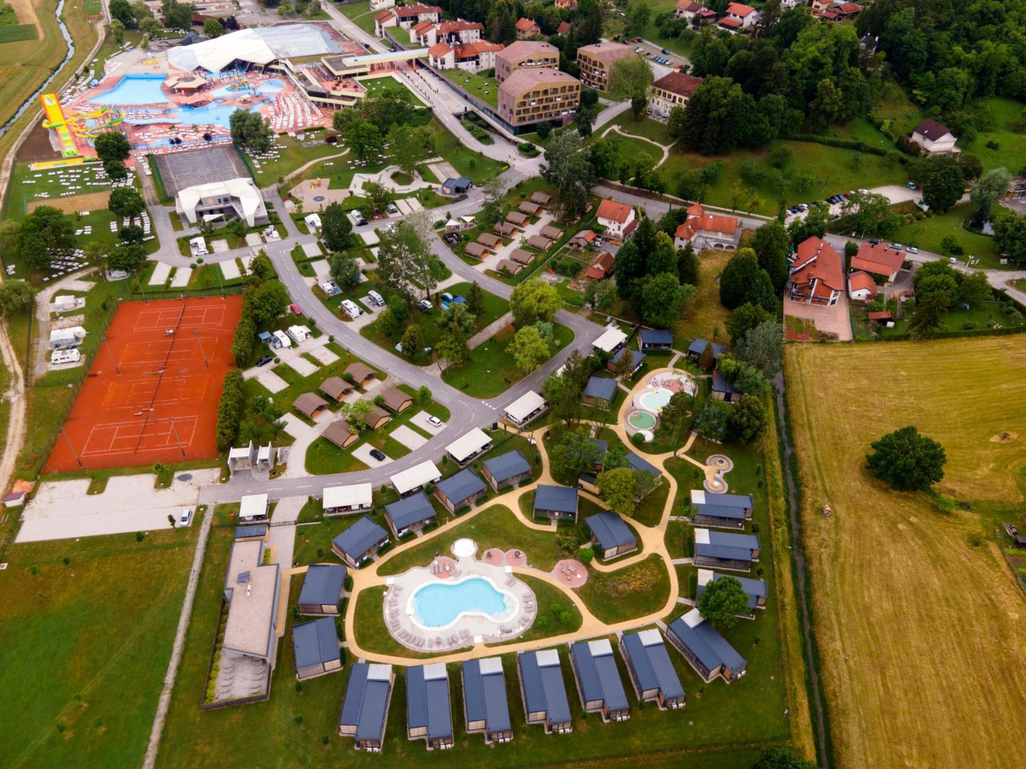Glamping Tents In Tuhelj With Thermal Riviera Tickets トゥヘリスケ・トプリツェ エクステリア 写真