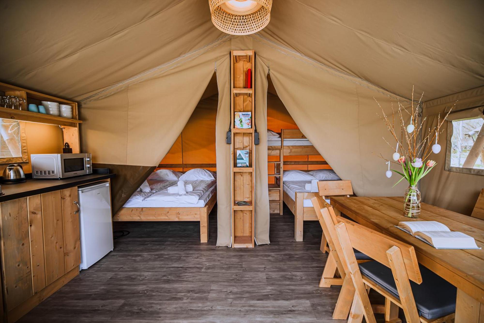 Glamping Tents In Tuhelj With Thermal Riviera Tickets トゥヘリスケ・トプリツェ エクステリア 写真