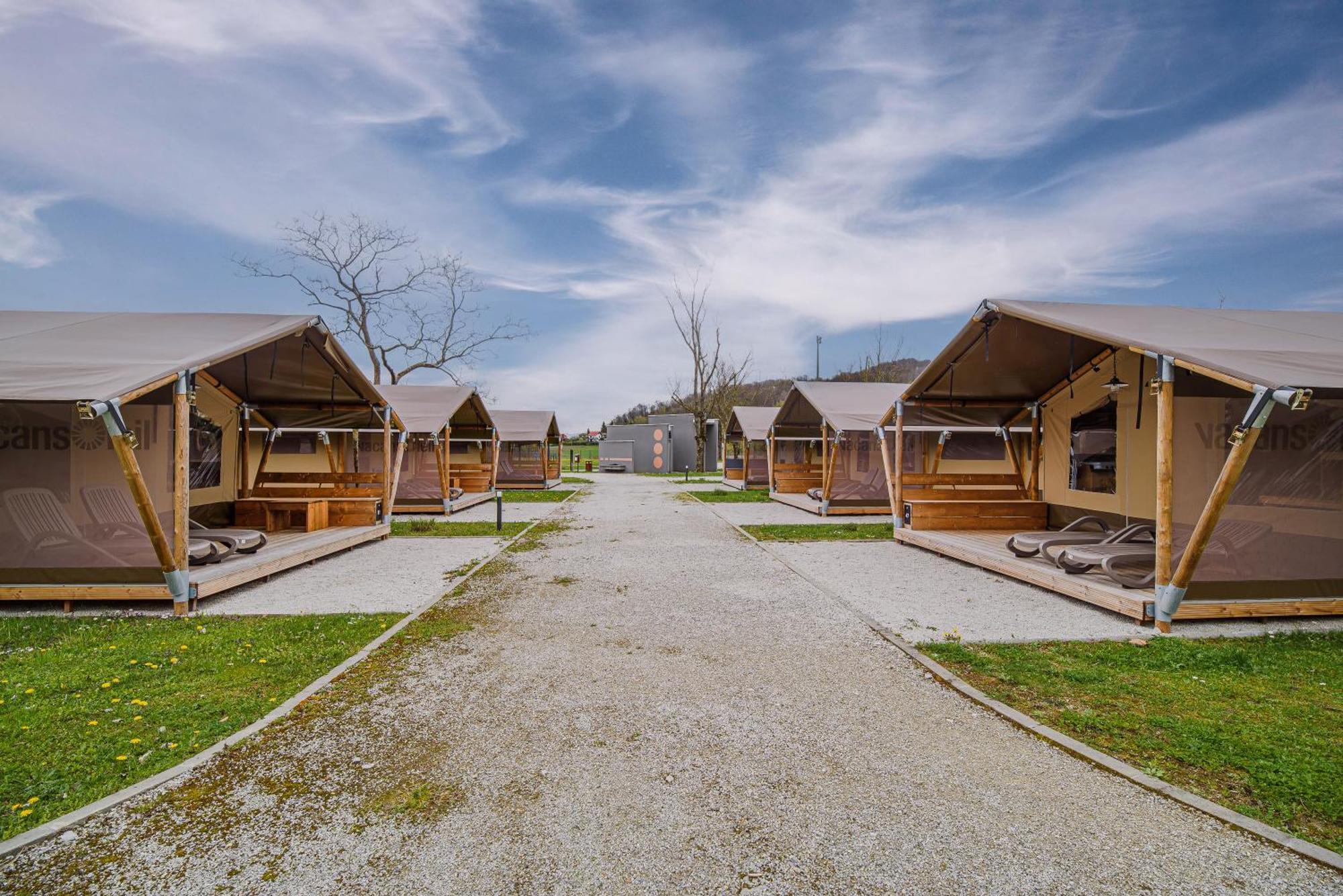 Glamping Tents In Tuhelj With Thermal Riviera Tickets トゥヘリスケ・トプリツェ エクステリア 写真
