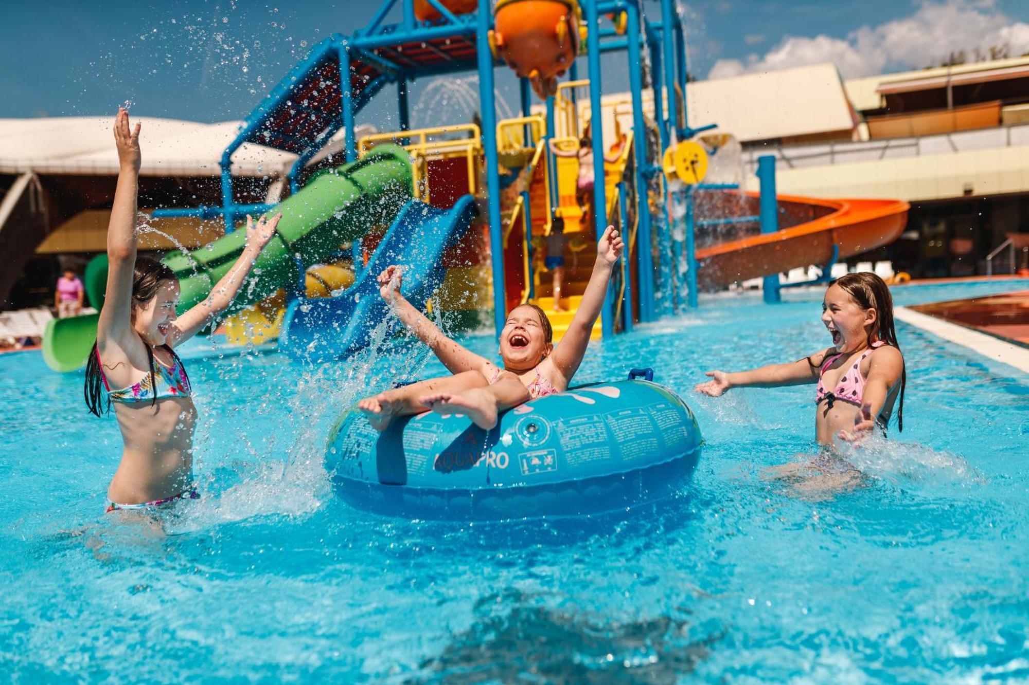 Glamping Tents In Tuhelj With Thermal Riviera Tickets トゥヘリスケ・トプリツェ エクステリア 写真